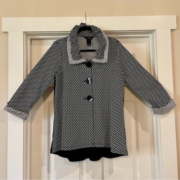 Like New!  Ali Miles Jacket Black White Polka Dot  Stretch Art Top Size Small - Picture 1 of 8